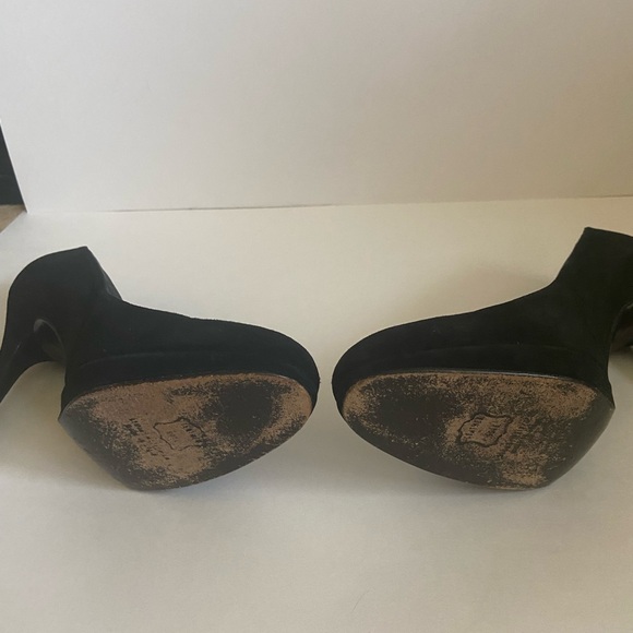 Stuart Weitzman Black Suede Pumps! Like New! - Picture 5 of 14